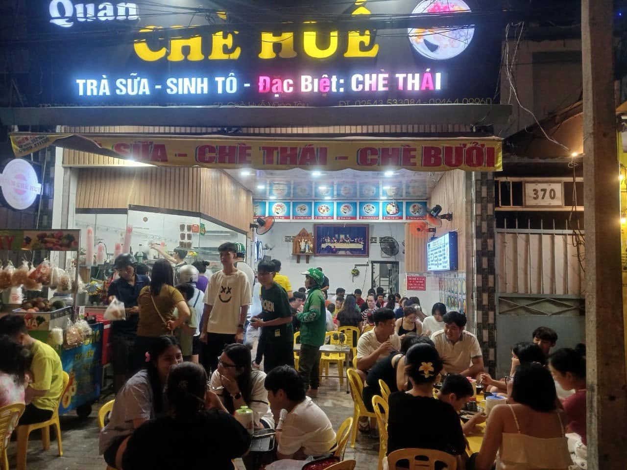Chè Huế Vũng Tàu tại 372 Trương Công Định